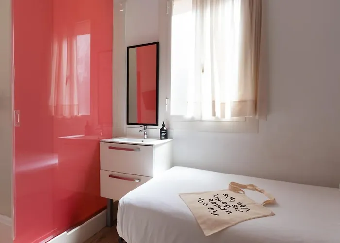 Chic & Basic Tallers Hostal Barcelone