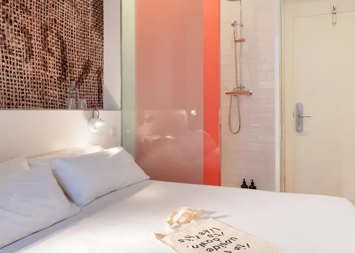 Chic & Basic Tallers Hostal Barcelone