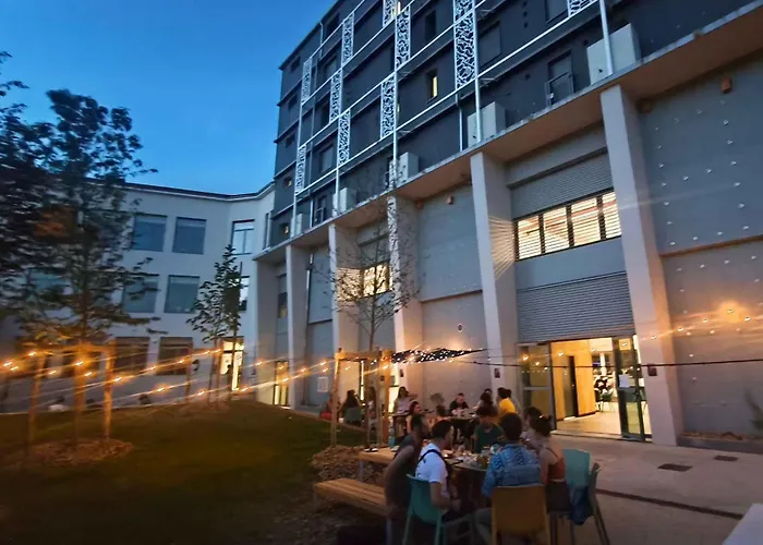 HI Poitiers - La Caserne