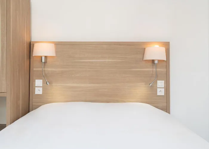 Inspire Hotel By Paris Hostel