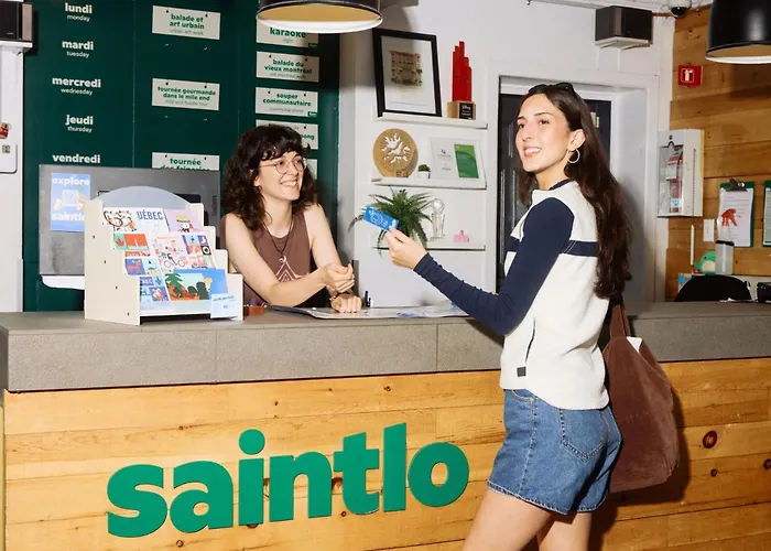 Auberge Saintlo Montréal Hostel