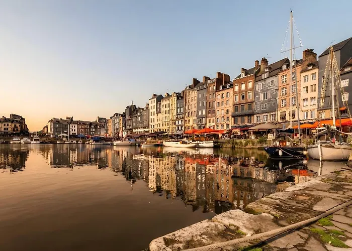 Best Western Le Cheval Blanc -Centre- Vieux Port Honfleur