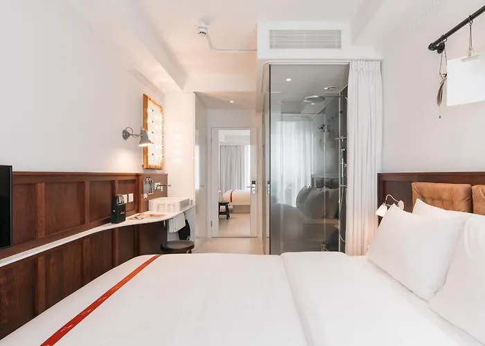 Ruby Stella Hotel London By Ihg