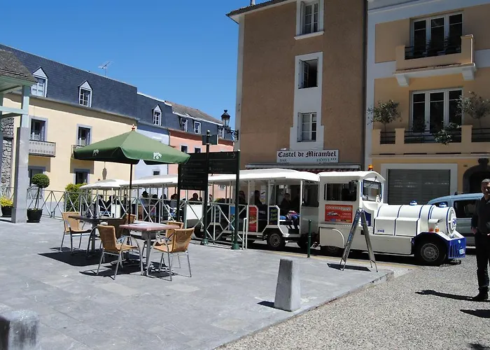 Logis Hôtel Castel de Mirambel Lourdes