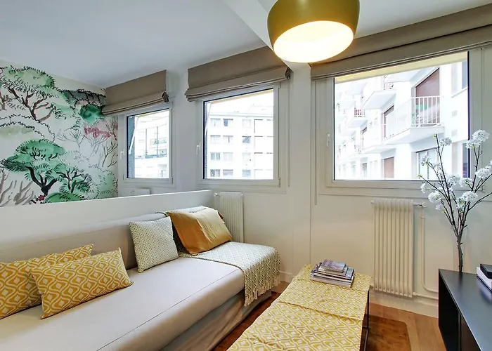 Pick a Flat's Apartment in Eiffel Tower - rue Boulevard de Grenelle Paris